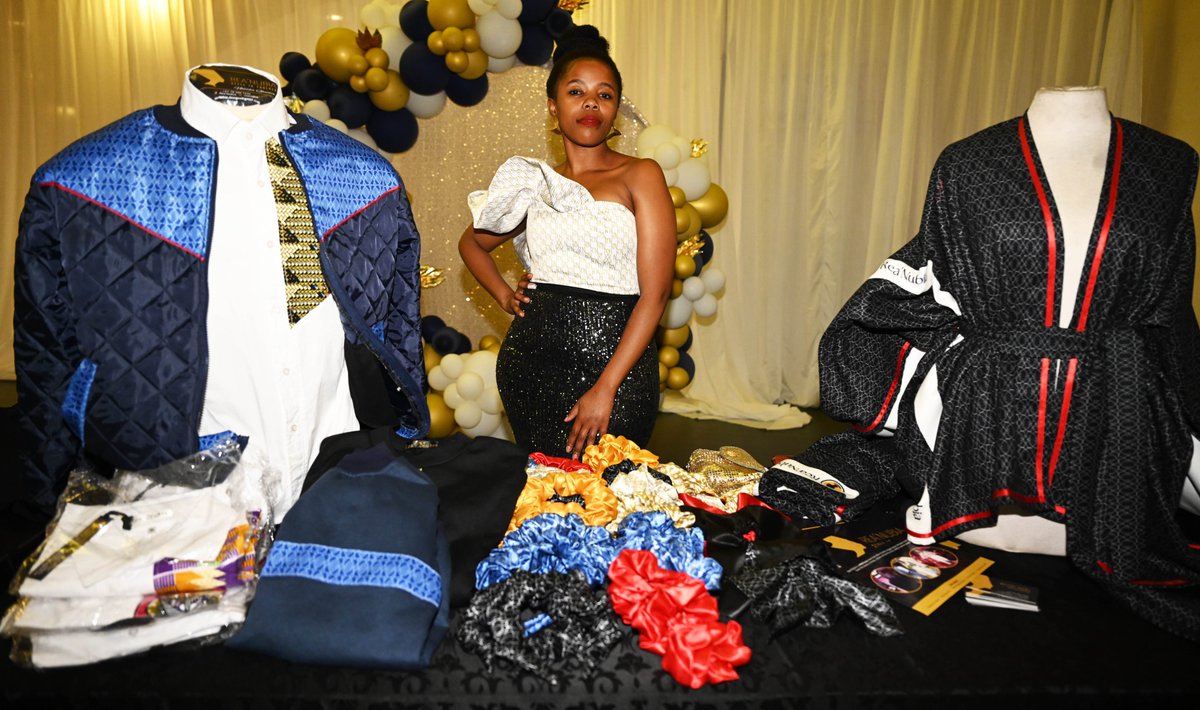 EPWP Entrepreneurship Training Programme celebrates one year in operation

Mayco for Urban Waste Management <a href="/GrantTwigg/">Grant Twigg</a> last night attended an event to commemorate a successful year of the EPWP Entrepreneurship training programme.

Read more: bit.ly/3fd2E6g

#CTNews