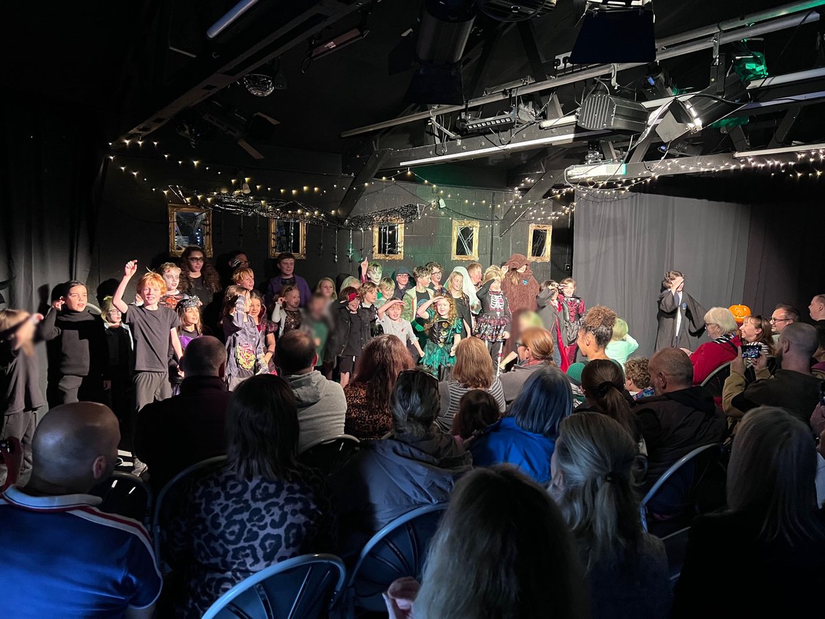 Thanks to all the kids who came to our three-day drama workshop this week. We finished off with a brilliant Halloween-themed performance! A massive thanks to <a href="/CarrieBunyan/">Carrie Bunyan</a> and Andie Allwood for running it. Our next half term workshop is booking now - ticketsource.co.uk/themarkettheat…