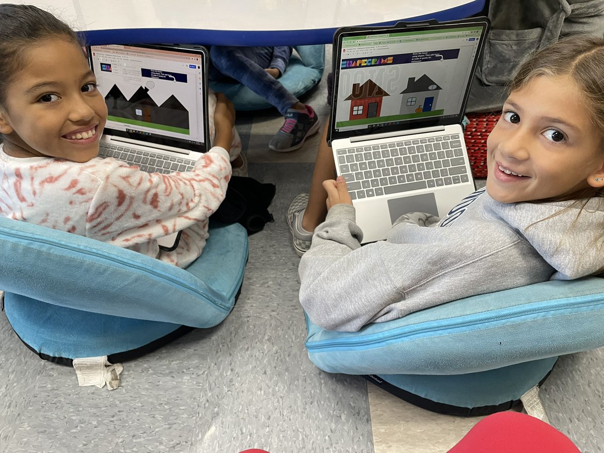 DavidsonMViT's tweet photo. Combining Halloween &amp; tech tools @tonyvincent #shapeograms #mvitsimi #simischools #thirdgraderocks #pjday https://t.co/RGrk2DpQx7