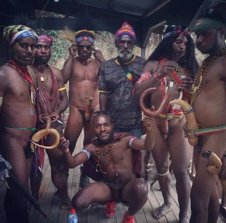 Koteka traditional clothing, the culture of the middle mountains of Papua.😇🌠🏹