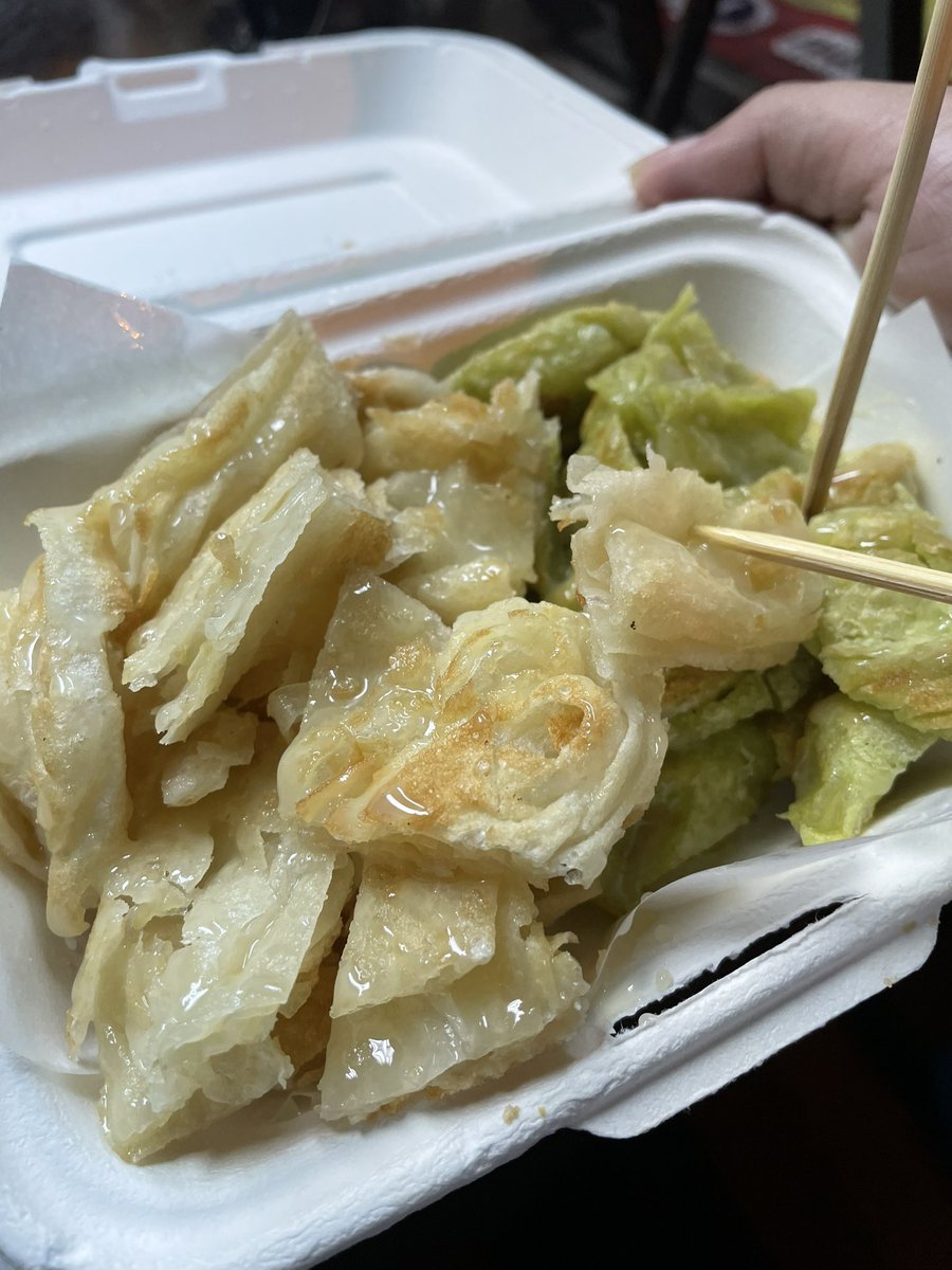 hbker07's tweet photo. อร่อยที่สุดในเชียงใหม่บอกเลย ใครมาเชียงใหม่แกต้องมากินโรตีของพี่เค้านะ พาเพื่อนมาทีไรก็ว้าวทุกคน แบบไม่อยากกลับ อยากกินทุกวัน5555555555555555555 อยู่ใกล้ๆโรงเรียนโกวิท https://t.co/OFJ9yha6cy