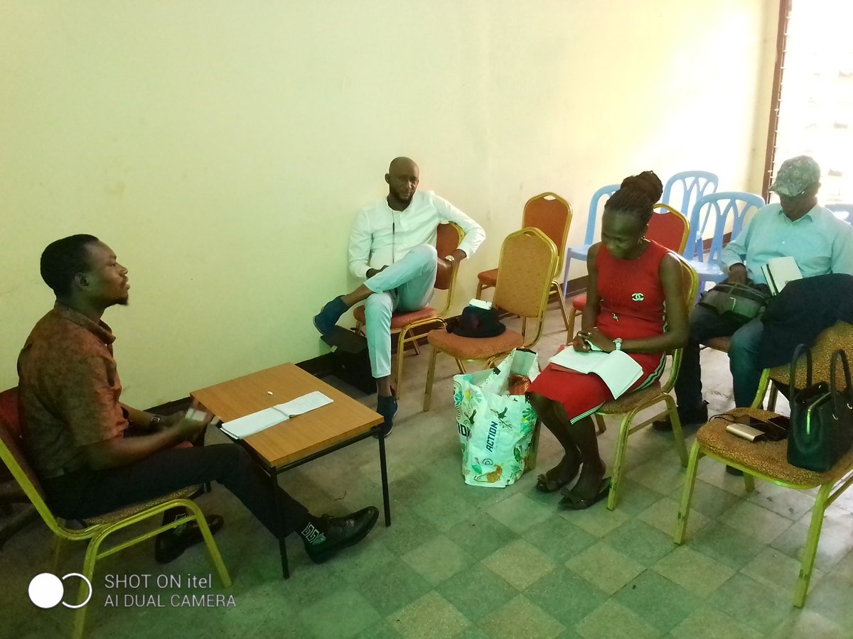 fiston_ngwala's tweet photo. #Cresh #Chercheurs dla section Relations Internationales ont ténue leur réunion c jeudi 27 oct 2022 au centre d Recherche en sciences humaines #Cresh sous la conduite du chef d section a.i @fiston_ngwala ,au menu prise d contact,l'évolution desArticles déjà corrigés e divers https://t.co/NPKgxnVxj0