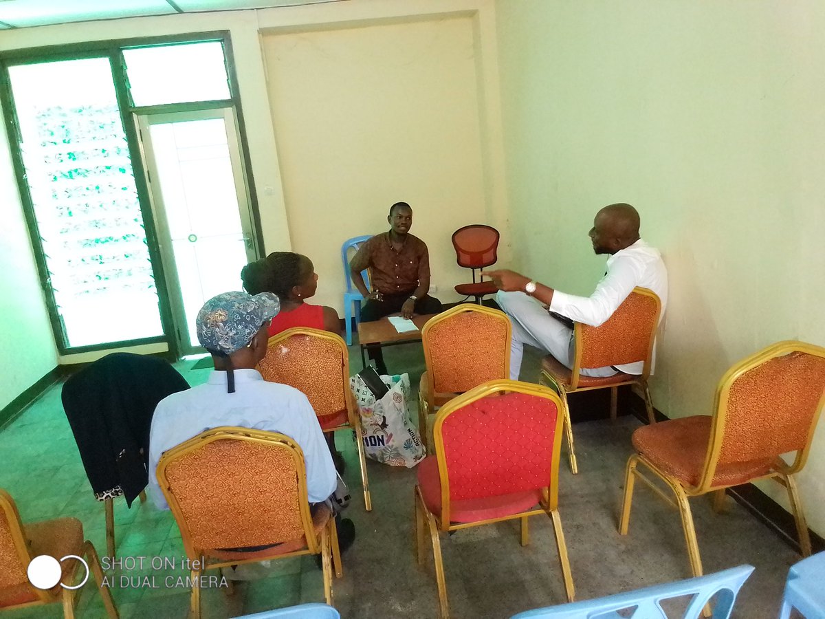 fiston_ngwala's tweet photo. #Cresh #Chercheurs dla section Relations Internationales ont ténue leur réunion c jeudi 27 oct 2022 au centre d Recherche en sciences humaines #Cresh sous la conduite du chef d section a.i @fiston_ngwala ,au menu prise d contact,l'évolution desArticles déjà corrigés e divers https://t.co/NPKgxnVxj0