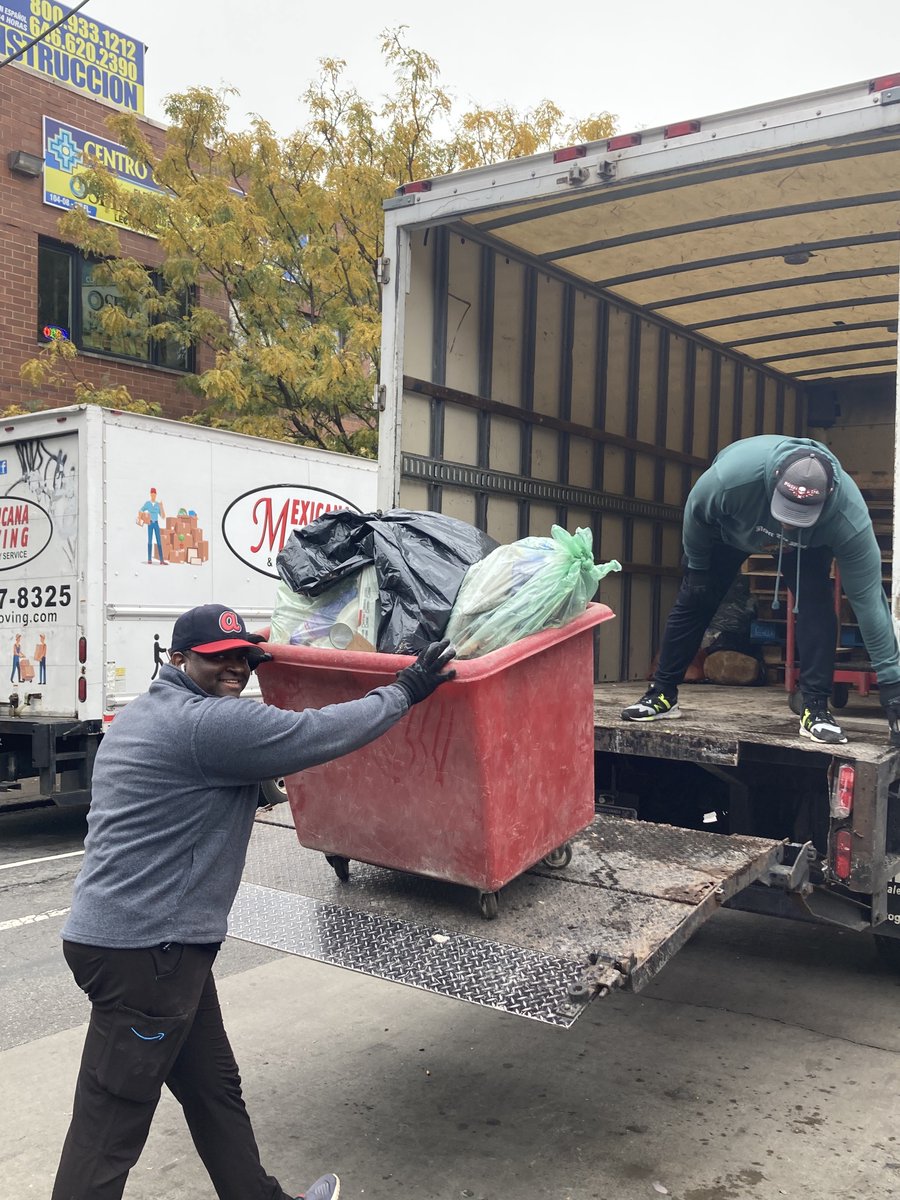 Community partnership in action! SVP & the Corona Plaza Vendors Association partnered with @NYC_DOT @thehort @QueensEDC to identify & remove any abandoned property and trash from Corona Plaza Together we can make this treasured community space the best it can be