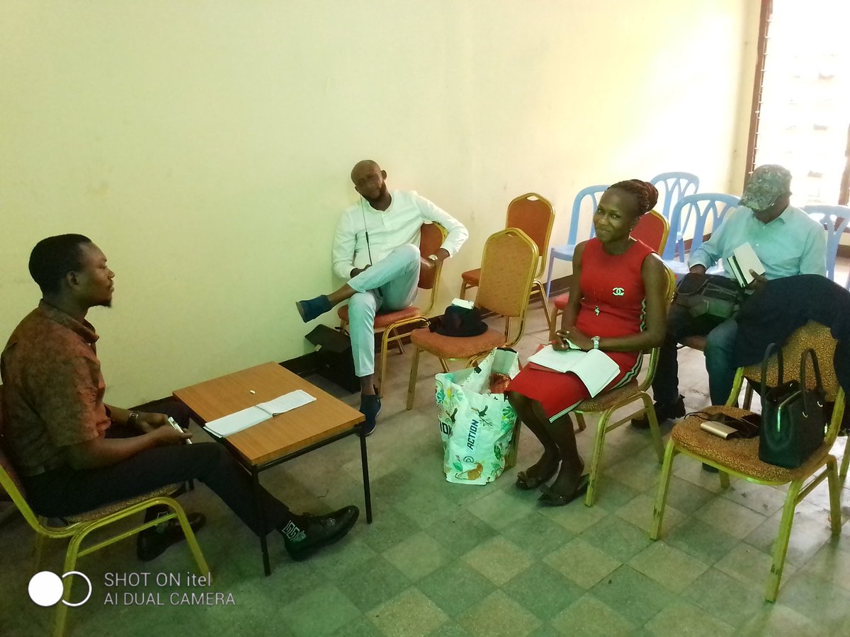 fiston_ngwala's tweet photo. #Cresh #Chercheurs dla section Relations Internationales ont ténue leur réunion c jeudi 27 oct 2022 au centre d Recherche en sciences humaines #Cresh sous la conduite du chef d section a.i @fiston_ngwala ,au menu prise d contact,l'évolution desArticles déjà corrigés e divers https://t.co/NPKgxnVxj0