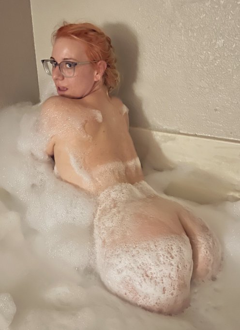 rub a dub dub https://t.co/rLFpW1Teqm<a href="/tag/follow"class="tags"><span>#follow</span></a><a href="/tag/followme"class="tags"><span>#followme</span></a><a href="/tag/thirstythursday"class="tags"><span>#thirstythursday</span></a><a href="/tag/instagramfollow"class="tags"><span>#instagramfollow</span></a>