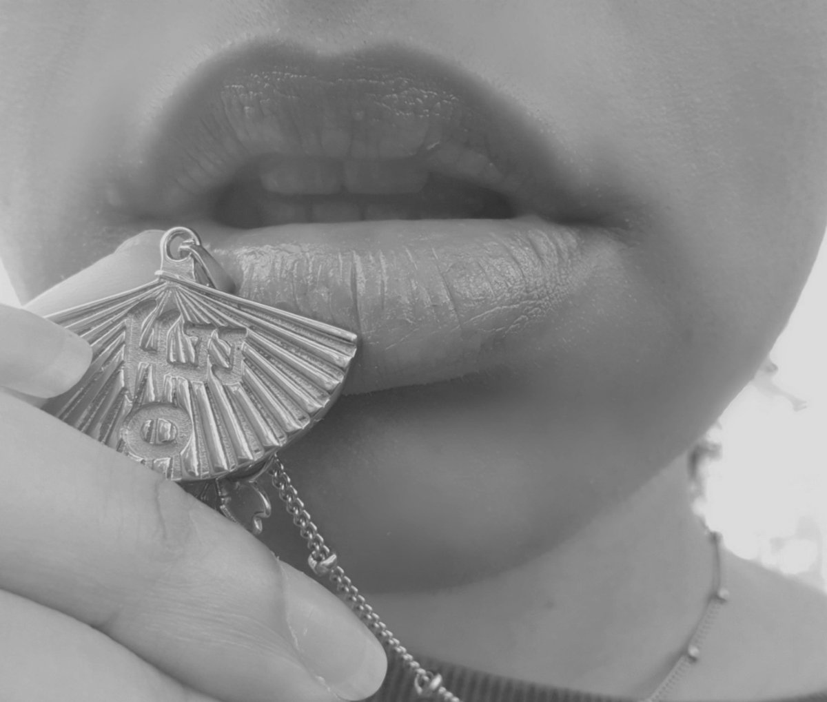 _rkive_of_jb's tweet image. my favourite song and one of my fav necklaces

#땡 #ddaeng #bts #방탄소년단 #army
@privparadiseco