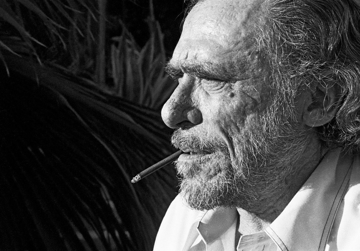 “Tutto si riduce all'ultima persona a cui pensi la notte, è lì che si trova il cuore.”
Charles Bukowski