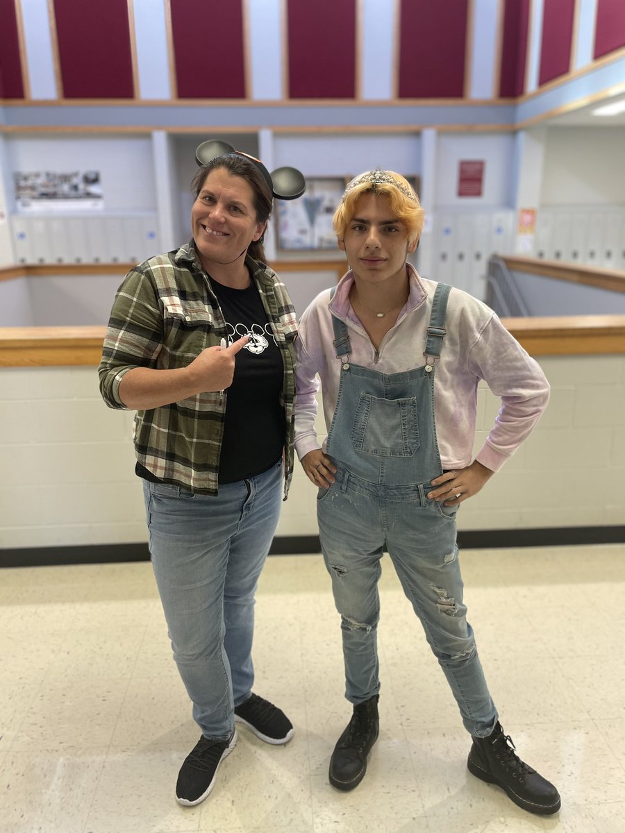 GoshenNewsN's tweet photo. Halloweek Day 4, today's theme is Disney Day! @WaltDisneyCo https://t.co/yHmE3RF6Qm