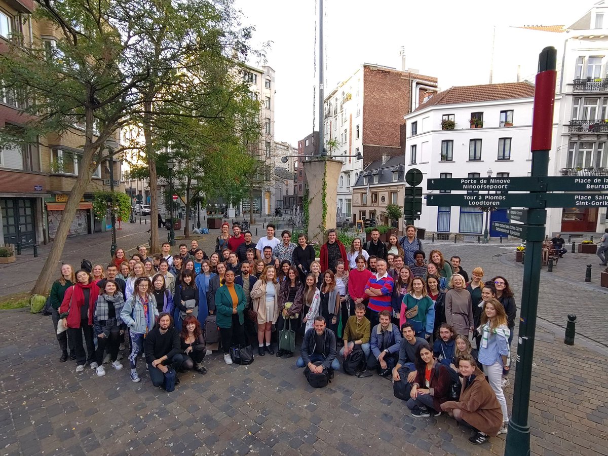 This is our #CJC22 crew from <a href="/ifkmw/">IfKMW Leipzig</a>, @JMGoteborg, <a href="/cfjparis/">CFJ Paris</a> and <a href="/journalismarena/">Arena for Journalism in Europe</a> - having finished the 4-days kickoff meeting, saying farewell to Brussels and looking forward to do great crossborder reporting together! (photo: Jeremy de Saint Moulin)