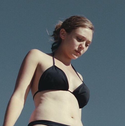 OFTB300's tweet photo. Elizabeth Olsen ➡️Nude movies scenes https://t.co/qGEEwqOV0b