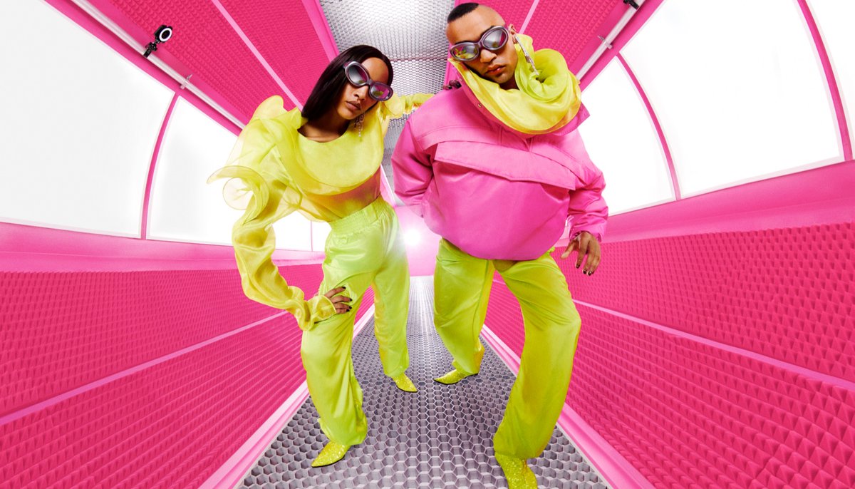 H&M Canada tweet media