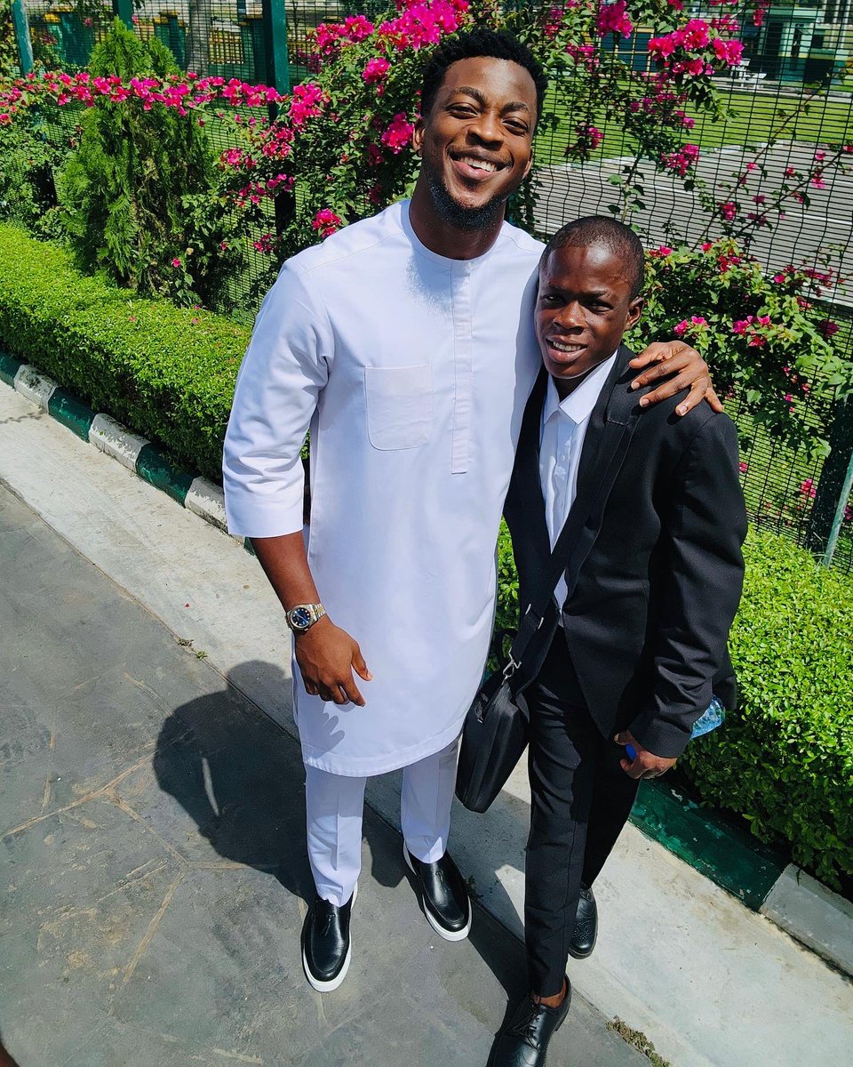 Mreniola1's tweet photo. Restful October 💕
About a year ago, we met Ayomide Ojo under Oshodi bridge without any hope of a future. Today he got on a flight for the first time in his life to Abuja for the My Nigerian dream summit where the Vice President was represented by the honorable minister of state https://t.co/9Mo9Qp297H