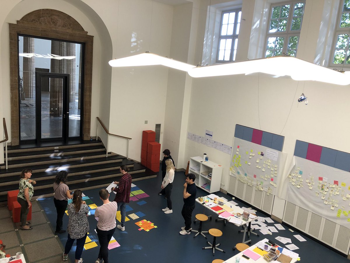 KunsthalleHH's tweet photo. Wir wollen wissen, welche Themen Euch interessieren und in welchen Werken im Museum sich diese widerfinden. Deshalb haben wir das #CommunityLab ins Leben gerufen. In Workshops entwickeln wir mit euch neue Ideen. Ihr habt Lust dabei zu sein? Es sind noch letzte Plätze frei! https://t.co/4x1npdBEyk