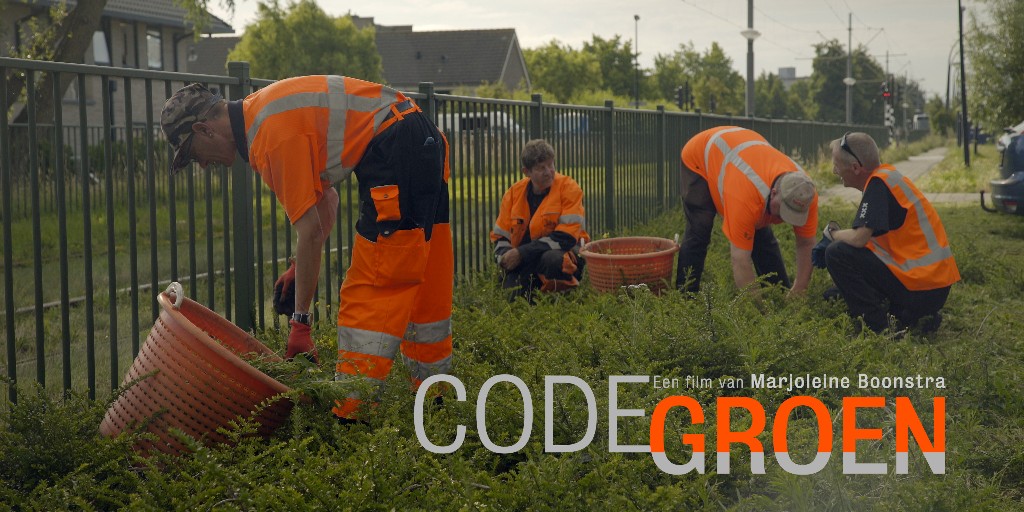 EARCATCH's tweet image. 📺 Vanavond de première van deze nieuwe tv-documentaire om 22:18 op @NPO2: #CodeGroen.
Ze zijn fysiek of mentaal niet voor honderd procent inzetbaar op de arbeidsmarkt en ontdekken hoe ze zichzelf weer in de spiegel durven aan te kijken. 

Met #audiodescriptie in #Earcatch. #SAVT