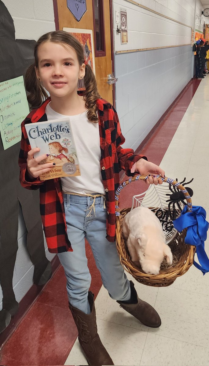 rabareads's tweet photo. These crayons don't quit! So many characters! Show us your book! @RabaCounselor @MrodriguezLST @NISDRabaES @NISDLib #RedRibbonWeek2022 #characterdressup https://t.co/PWmTuohxZN