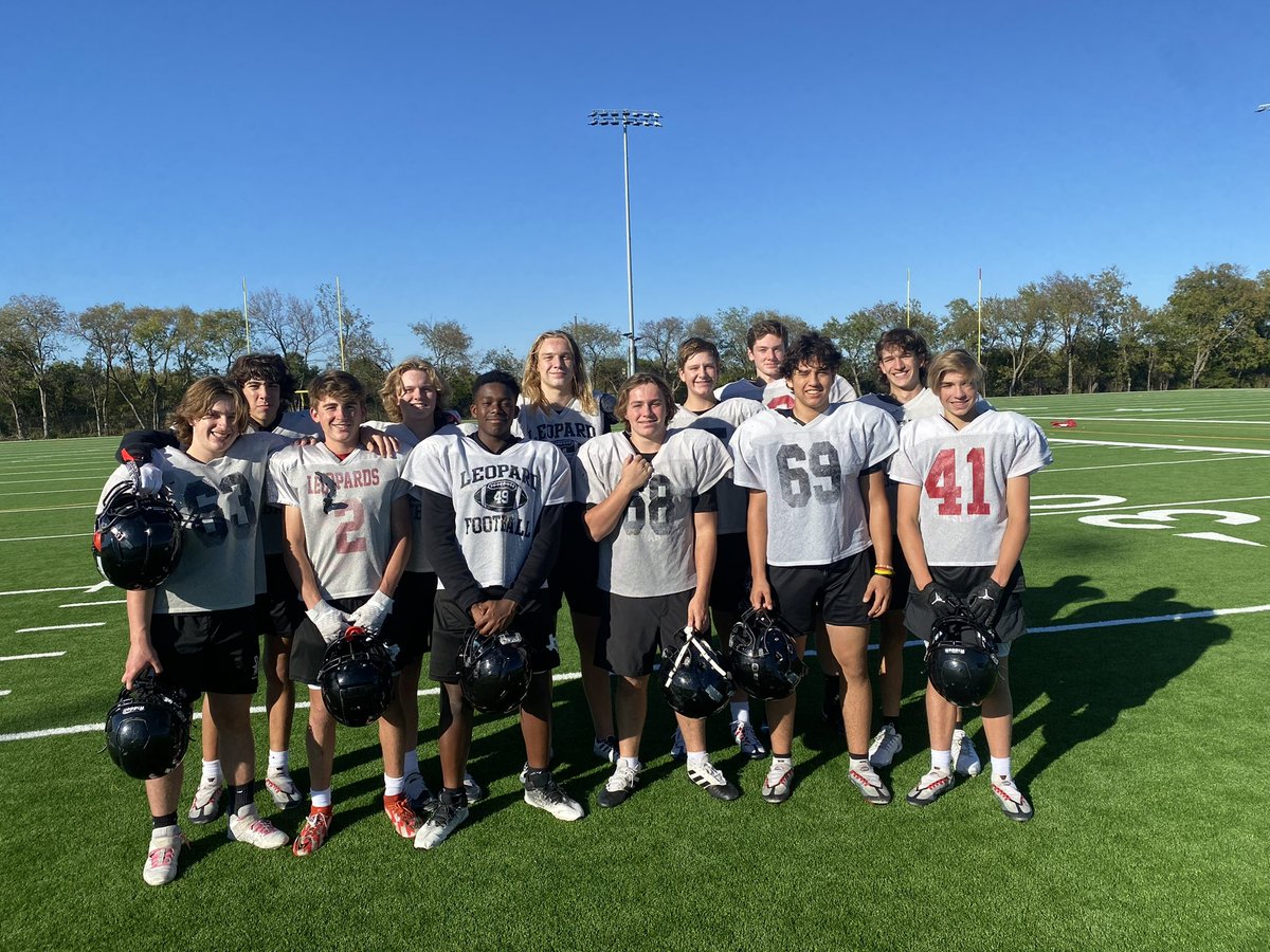 𝑻𝒉𝒆 𝑨 𝑻𝒆𝒂𝒎‼️‼️
————————
Straight A’s for these freshman footballer’s for the 1st quarter! 

𝑺𝒕𝒖𝒅𝒆𝒏𝒕 ~𝑨𝒕𝒉𝒍𝒆𝒕𝒆