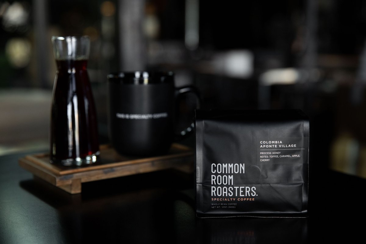 Fresh batch of Colombia, Aponte Village looking ready for your next cup. 

With notes of Toffee, Caramel, Apple, and Cherry this honey process coffee is delicious for filter or espresso brew methods.  

#ThisisSpecialtyCoffee