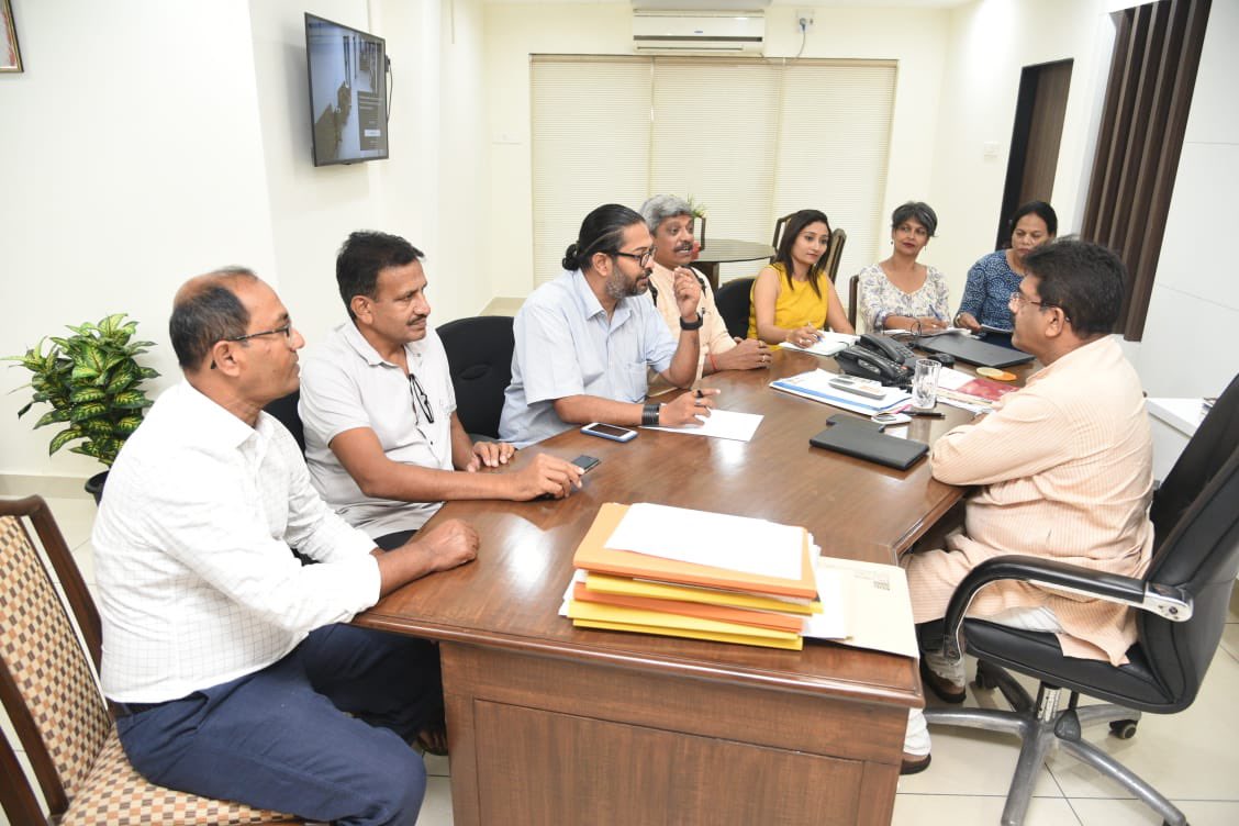 PrinceArihan's tweet photo. Grateful to @ShetSadanand for meeting with the representatives of BJP Velim Mandal to discuss the various party outreach initiatives for the people of the Velim constituency. Velim is a beautiful flower in Goa’s garden and we plan to #TransformVelim into a model constituency. https://t.co/s6EHYj6Jhe