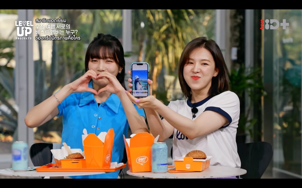 TrueID_TH's tweet photo. 💕 ปิดท้าย ทริปด้วยความสดใสของสาวๆ Red Velvet
📲 เปิด #TrueID ดูเลย Level Up Project Season 5 ซับไทยครบทุกตอน ผ่านแพ็กเกจทรูไอดี พลัส ดูเลย https://t.co/LXBRnxXh60
#TrueIDKoreanVariety #LevelUpS5xTrueID #RedVelvet #LevelUpS5 https://t.co/ghwGFhFol9