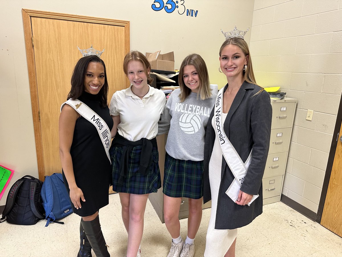 BLTHoops's tweet image. Today I welcome Miss Illinois and Miss Wisconsin to the Red Ribbon Program and Rockford Christian School.