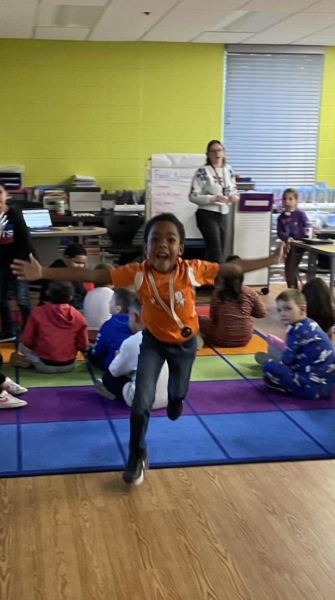 Jennifer Salazar tweet media