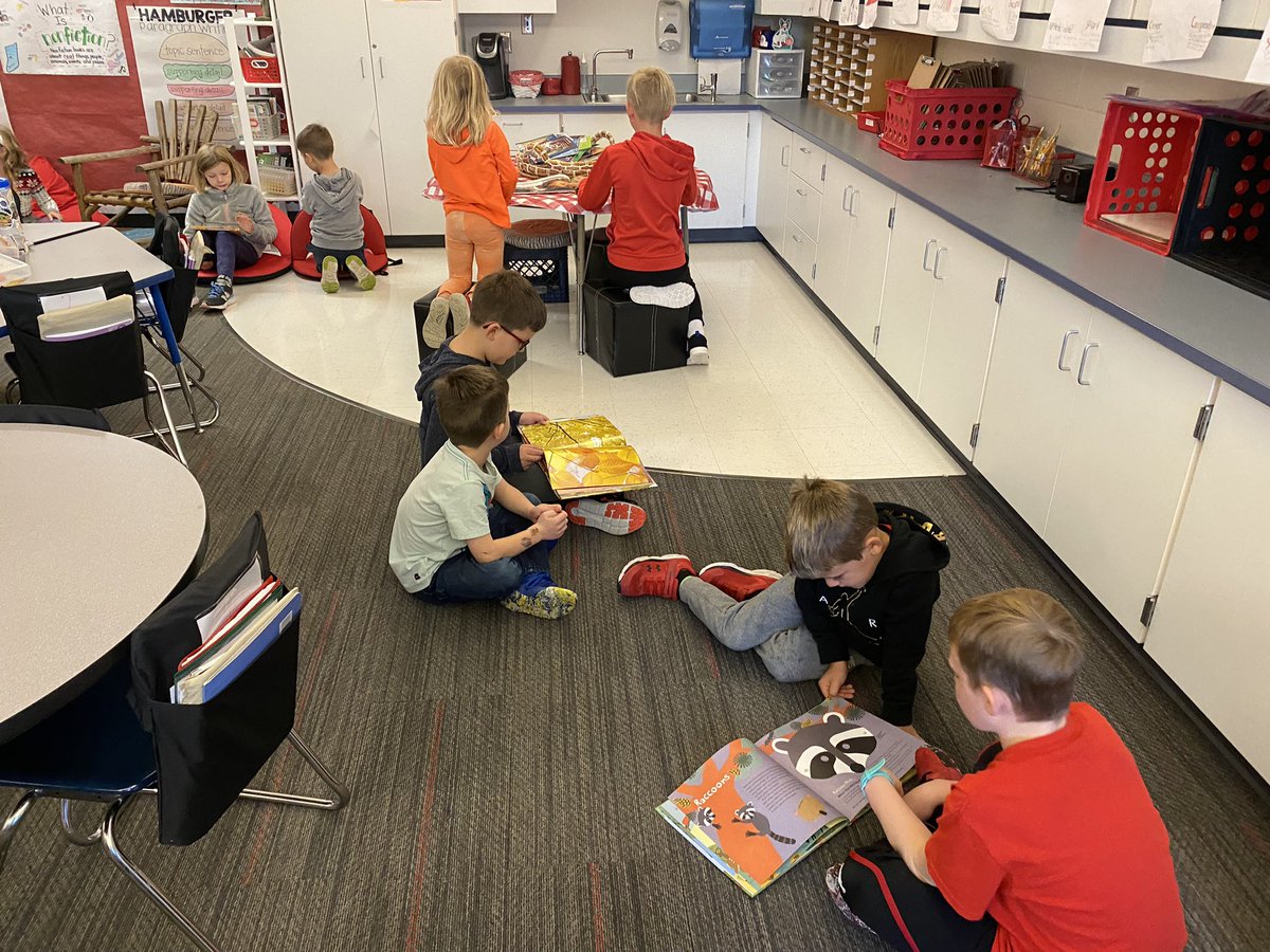 campingoutattme's tweet photo. Fun Fall activities with our kindergarten buddies. @TowneMeadow https://t.co/PVfXdUPipU