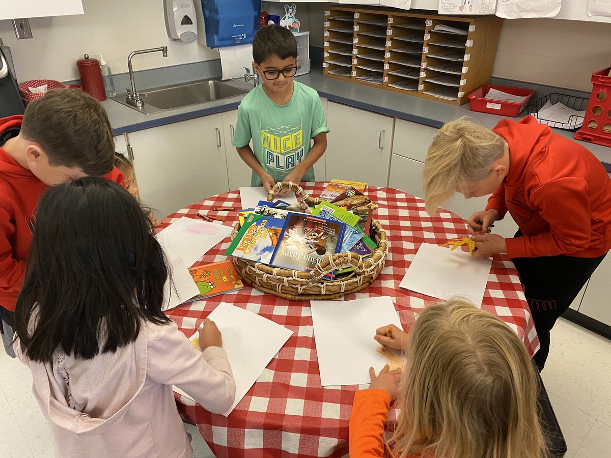 campingoutattme's tweet photo. Fun Fall activities with our kindergarten buddies. @TowneMeadow https://t.co/PVfXdUPipU