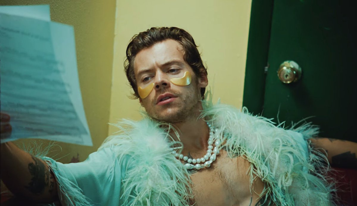 hsdaily's tweet photo. Harry in the 'Music For a Sushi Restaurant' Music Video. Out Now. https://t.co/LoLVKdOyq0