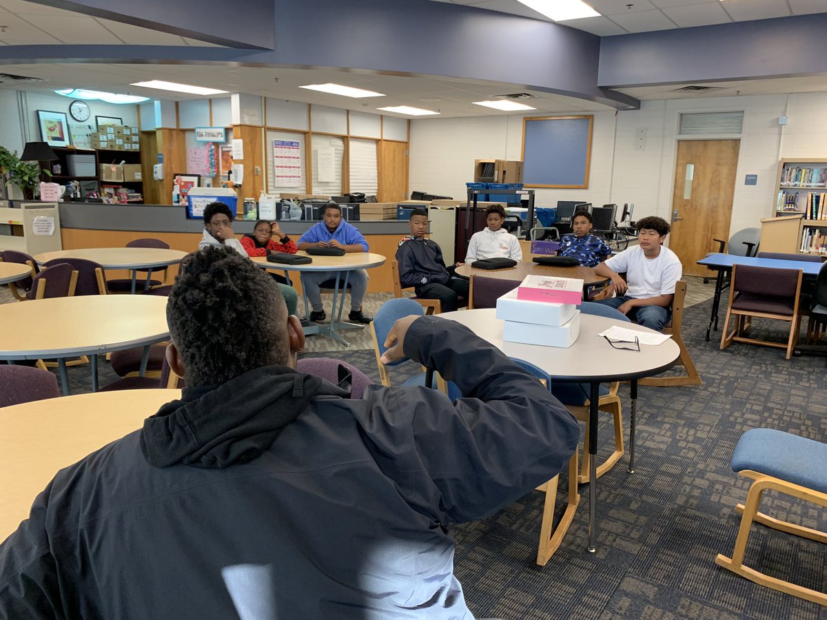 Pastor Jermaine building w/ the students at Jefferson. We are on the brink of something special. #yfcsokc #yfc #yfcokc #campuslife