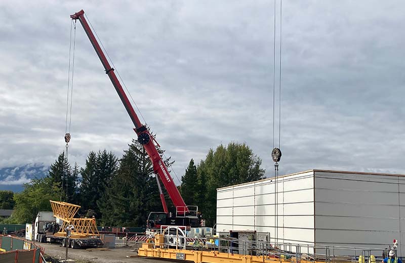 Northern_Health's tweet photo. At the end of September, 2 tower cranes, which have played a significant role over the last year in the construction of the Mills Memorial Hospital in Terrace, were dismantled and removed. Check out a time lapse video of the cranes’ dismantling.  

https://t.co/V44oCSW97T https://t.co/vwRjYyVJZx