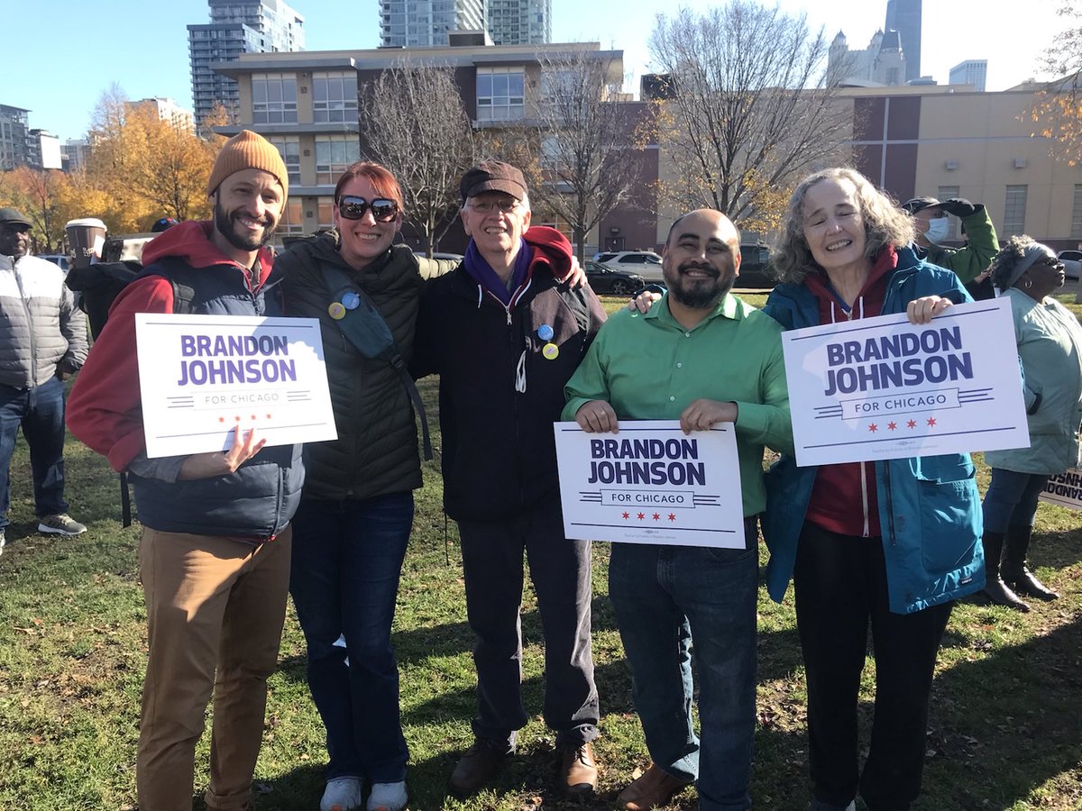 39th Ward Neighbors United is proud to be part of the coalition standing here with Brandon Johnson for Mayor of Chicago!