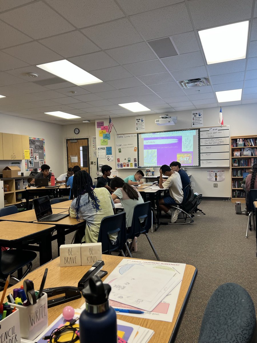 mrsmocksclass's tweet photo. Last month in 8th Grade we studied poetry to help inspire narrative poems of our own #Writing @LindseyBowenDLC #HMSProud #HMSLearns #FISDLearns #FISDMadetoShine #HMS_AVID https://t.co/9gpwbBmcKa