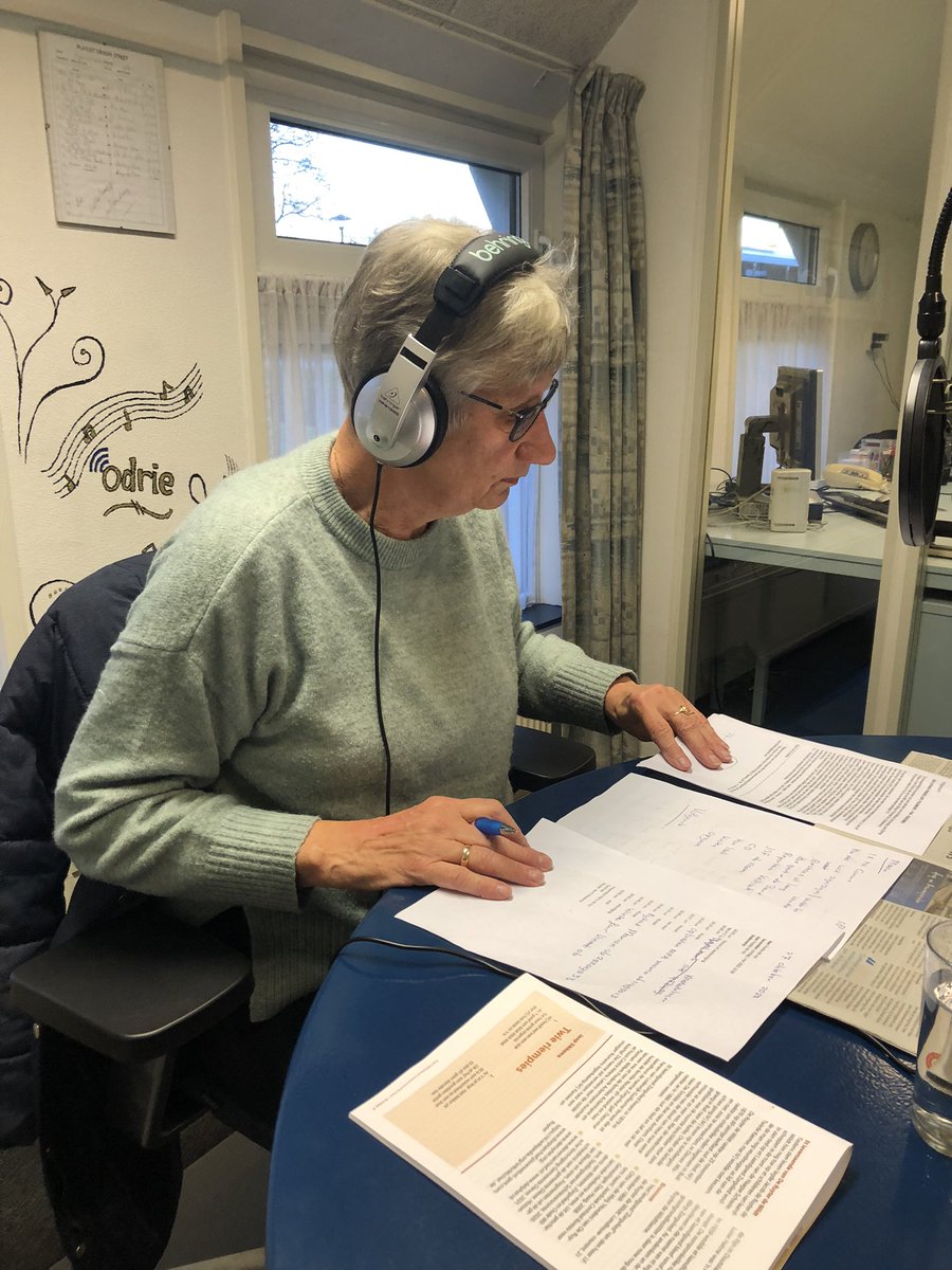 Vanavond weer aanwezig bij Odrie info en actualiteiten. Mooi te zien hoe enthousiast Marry (presentatie) en Gerrit (muziekselectie) de actualiteiten van Ooststellingwerf behandelen. Zeker een keer luisteren @Omroep_Odrie