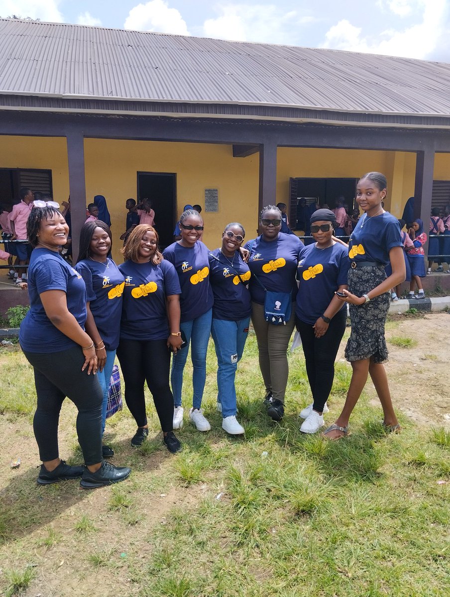 Joycfoundation's tweet photo. On 20th October 2022, Joyce Foundation visited Seventh day Adventist grammar school in Ed,  to sensitized 100 girls on their menstrual hygiene and each were given a reusable pad made by @PadupC  as part of celebrating the girl child in Nigeria. 
#padupagirl
#reusablepad
#Padup https://t.co/F0MtRwwSxh