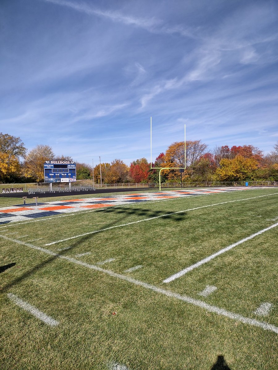 DerricEisenmann's tweet photo. Always a great time helping the best grounds crew in the state!
2022 playoffs can officially happen now! #Paymentisdue #FridayNightLights
#GBD @MSBulldogFTBL @bdgridironclub @bulldogtvMS @EisenmannDayten https://t.co/3KBpDM4ABM