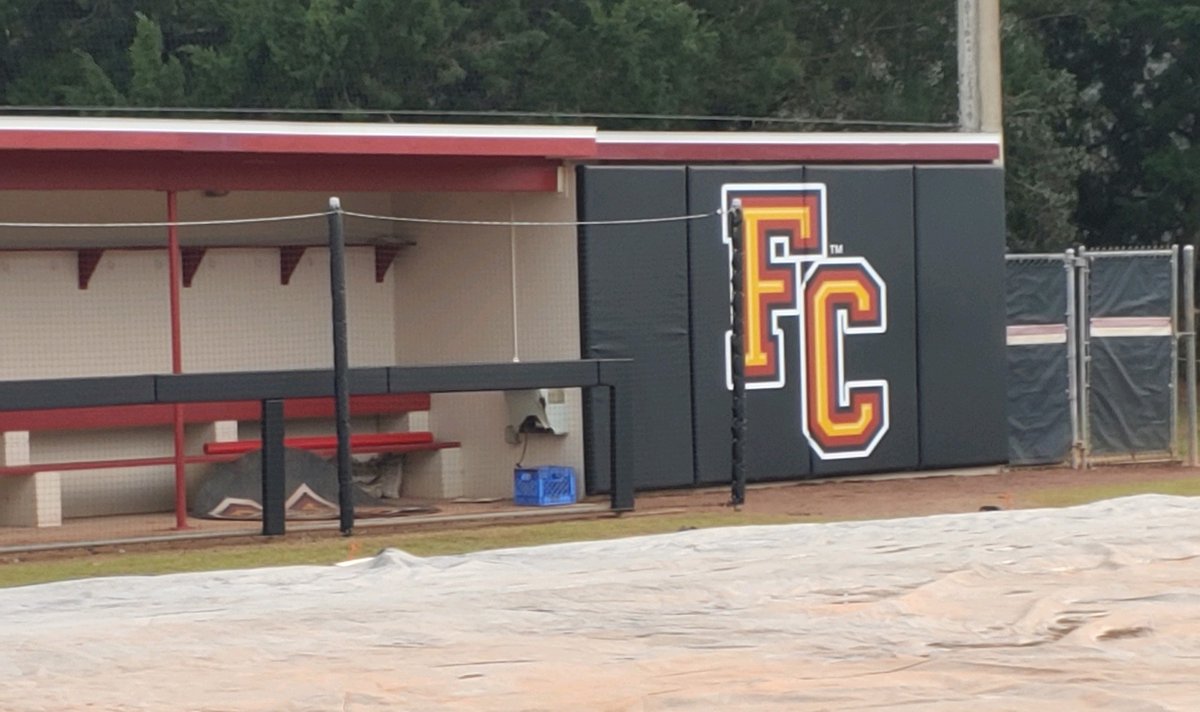 Some new wall padding with minimal logos sure can make a field look new again. Here's a padding installation we did for @FlaglerSoftball earlier this year that really made the rest of the field POP! See how #NettingPros can help your program: bit.ly/3MN3Nxc