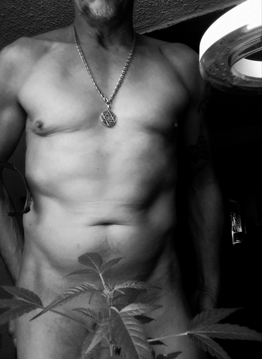 Na auch geil.nackt und alleine  komm lass geile Sachen machen