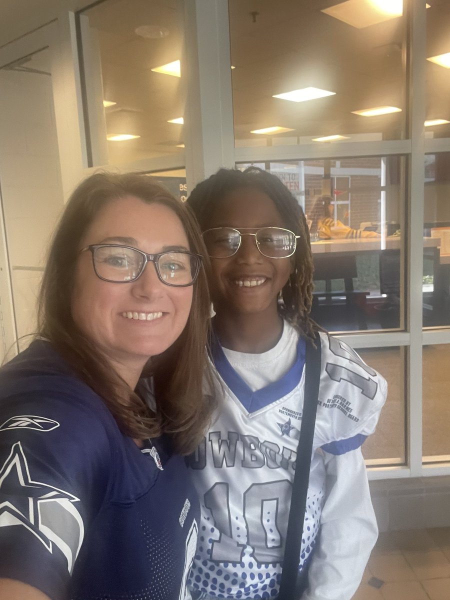 VtaylorPhD's tweet photo. Sports day! Look at all these people with great taste! @SufVAschools @NSESDolphins https://t.co/H9XrVbBMVb