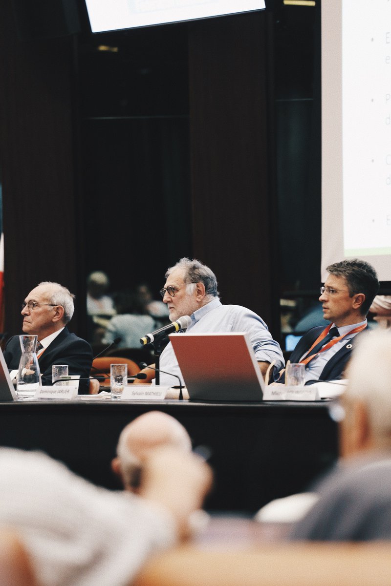 AG FNCOFOR : Les élus sont nombreux à prendre la parole suite à la présentation de la convention FNCOFOR-ONF. Elle rappelle le rôle essentiel des élus et la volonté d'avancer collectivement, en fluidifiant les relations entre l'<a href="/ONF_Officiel/">Office national des forêts</a> et les Communes forestières.