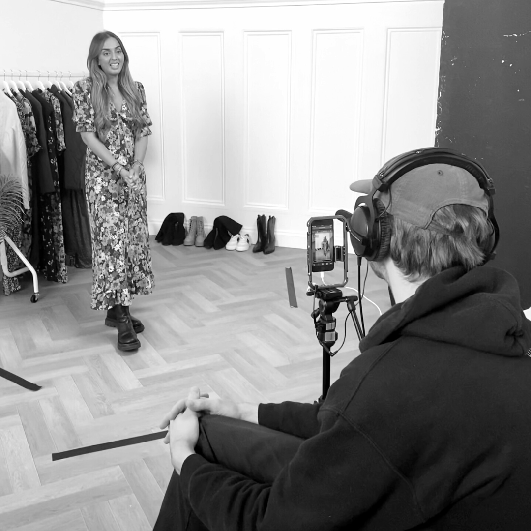 thisisseventy7's tweet photo. We had the amazing @NobodysChild in our #London studios yesterday, as part of our ongoing @MarksAndSpencer Live work. Here's the BTS from set (hi Ollie!), you can still catch the episode online to get styling tips for the upcoming #Christmas party season!

https://t.co/m6rRehnG9a https://t.co/vVjW0AP5A4
