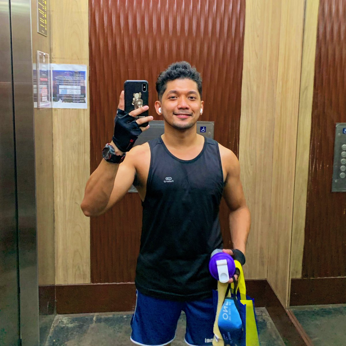 romanster23's tweet photo. pag sa bahay may lakas,.
pag sa work,,.... ๐ฅฒ
#LateNightSweat #LaBurn https://t.co/7z8zTMiN5D
