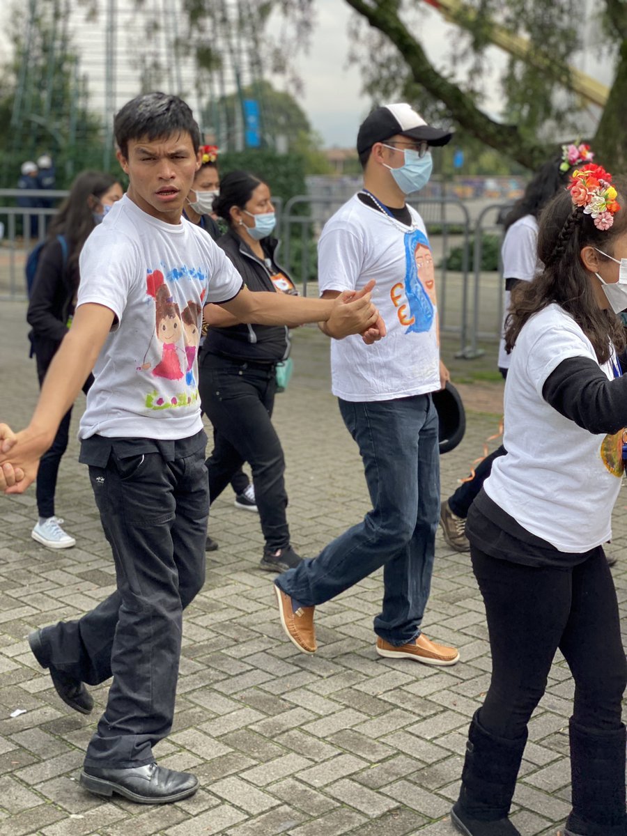 IntegracionBUT's tweet photo. ¡Es la hora! La Antorcha 🔥Olímpica llega al Movistar Arena📍
 #Teusaquillo da  inicio a nuestras Olimpiadas Accesibles e Incluyendes 2022🫶
🏀🎨🎼Es momento  que sus habilidades deportivas, actividades lúdicas, culturales y productivas brillen✨ #MovilizatePorLaInclusión https://t.co/45ykdaZl9o