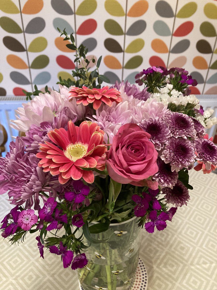 EmmaSharpSLT's tweet image. Very happy custodian of these beautiful flowers from @ClarePickering6’s patient. No doubt very well deserved! So lucky to work with such fantastic therapists and kind colleagues  @CDDFTSpeechDept