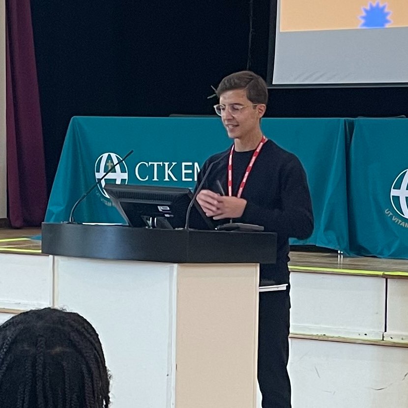 unloc_uk's tweet photo. We returned to @ctksfc today for a #Career pathways day! #Students explored future pathways &amp; #skills required for #success. Our incredible #guestspeakers, were Felix Henderson from @Look_After_Group &amp; Alan Hunte from Thoth who spoke on #apprenticeships &amp; their #careers!💪 https://t.co/ihBPuMsFrF