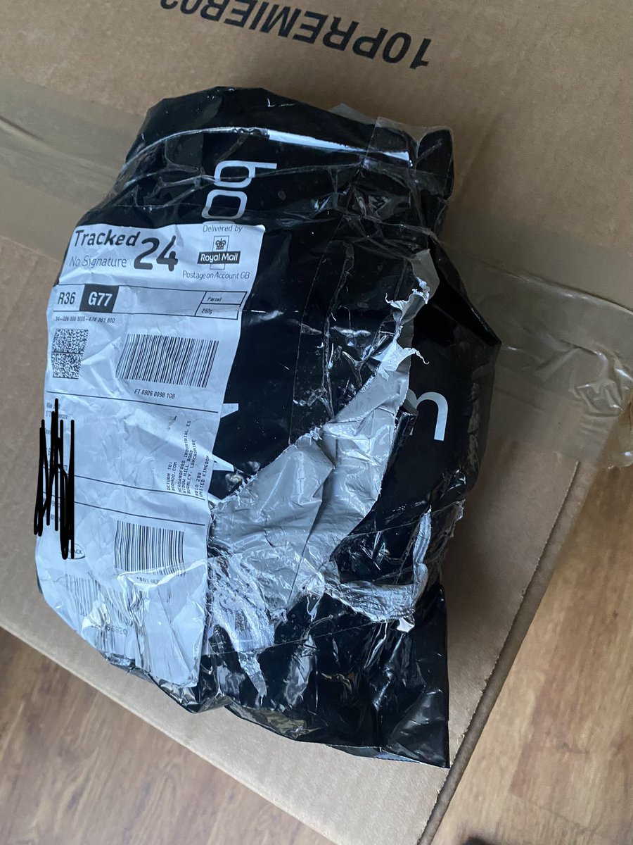 MikeBall7's tweet photo. What a beautifully packed parcel @boohooMAN I can see time was well@spent here https://t.co/i4OKk5d6Xr