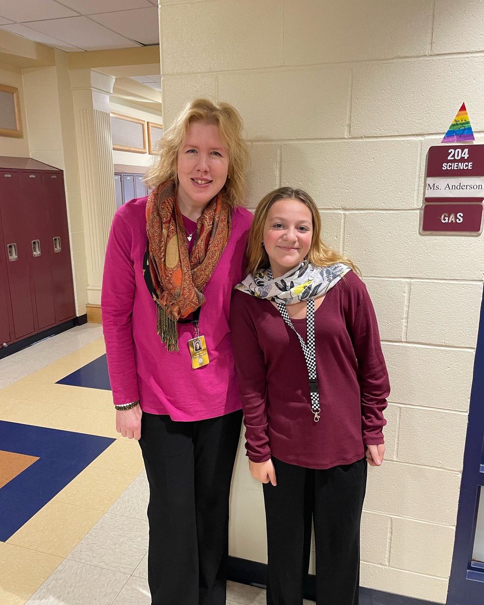 wellnessweeks's tweet photo. Dress like your fav tchr today - Aspire to make a difference! #redribbonweek @LynnfieldMS @AHLynnfield @superkvogel https://t.co/75QFnvuHMp
