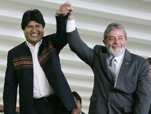 Hno del alma @LulaOficial felicidades en el día de sus cumpleaños. Le enviamos un abrazo con mucho respeto y reconocimiento del pueblo boliviano por su vocación democrática y convicción de lucha incansable por los pobres. Nos unimos al pueblo brasilero que reconoce su gran obra