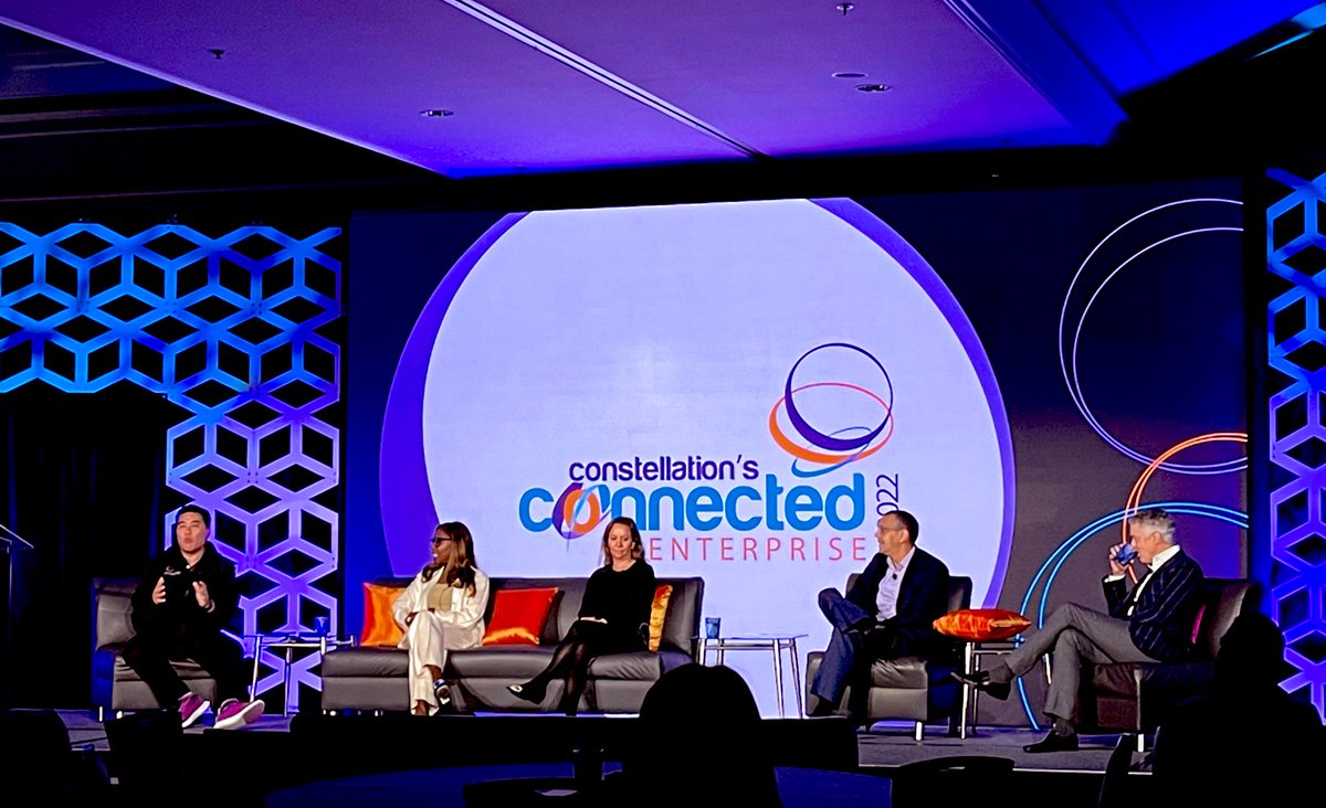 “We lead, we partner, we stay out of the way…” Highly simplified summary of responsibilities powerhouse board members @DaphneEJones @investingmom, Ibrahim Gokcen, & Steven Oesterle tackle daily. “Diversity of input improves the quality of output.” #CCE2022 @constellationr