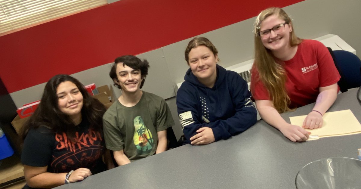 KCSDisRBTL's tweet photo. Student Agency at its BEST! DX student leaders sharing their research about building a chicken coop to help support their learning in agriculture biology. @DixieHeightsHS https://t.co/1EG1Z6qzlp